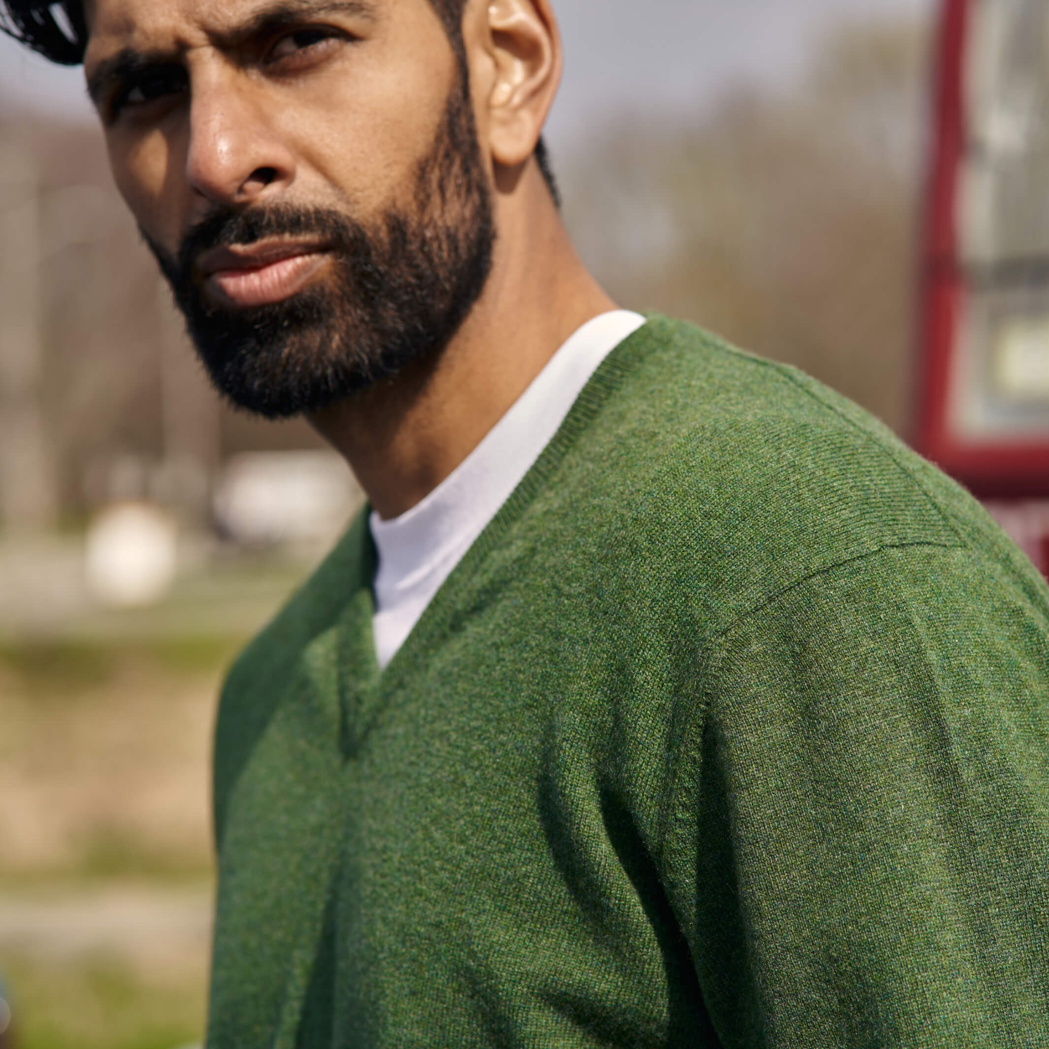 Billie Todd Two Ply Cashmere V-Neck Made in Scotland #color_serpentine