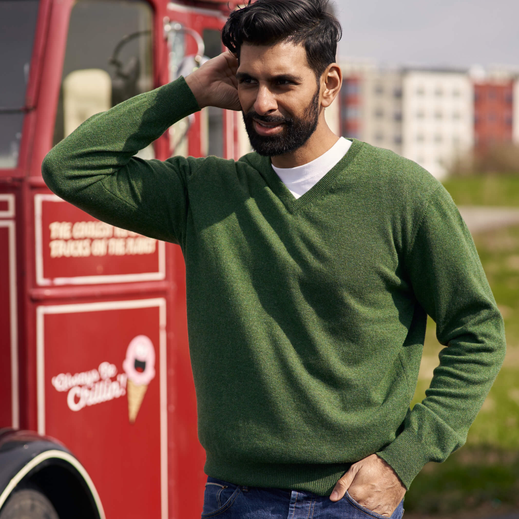 Billie Todd Two Ply Cashmere V-Neck Made in Scotland #color_serpentine