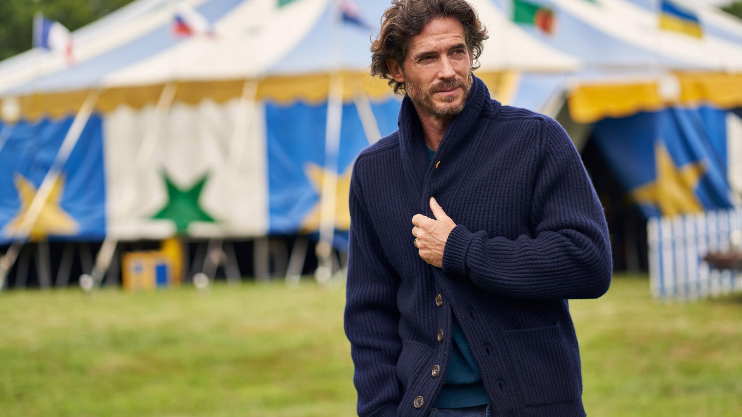Billie Todd 100% Eight-ply Cashmere Shawl Cardigan in Navy