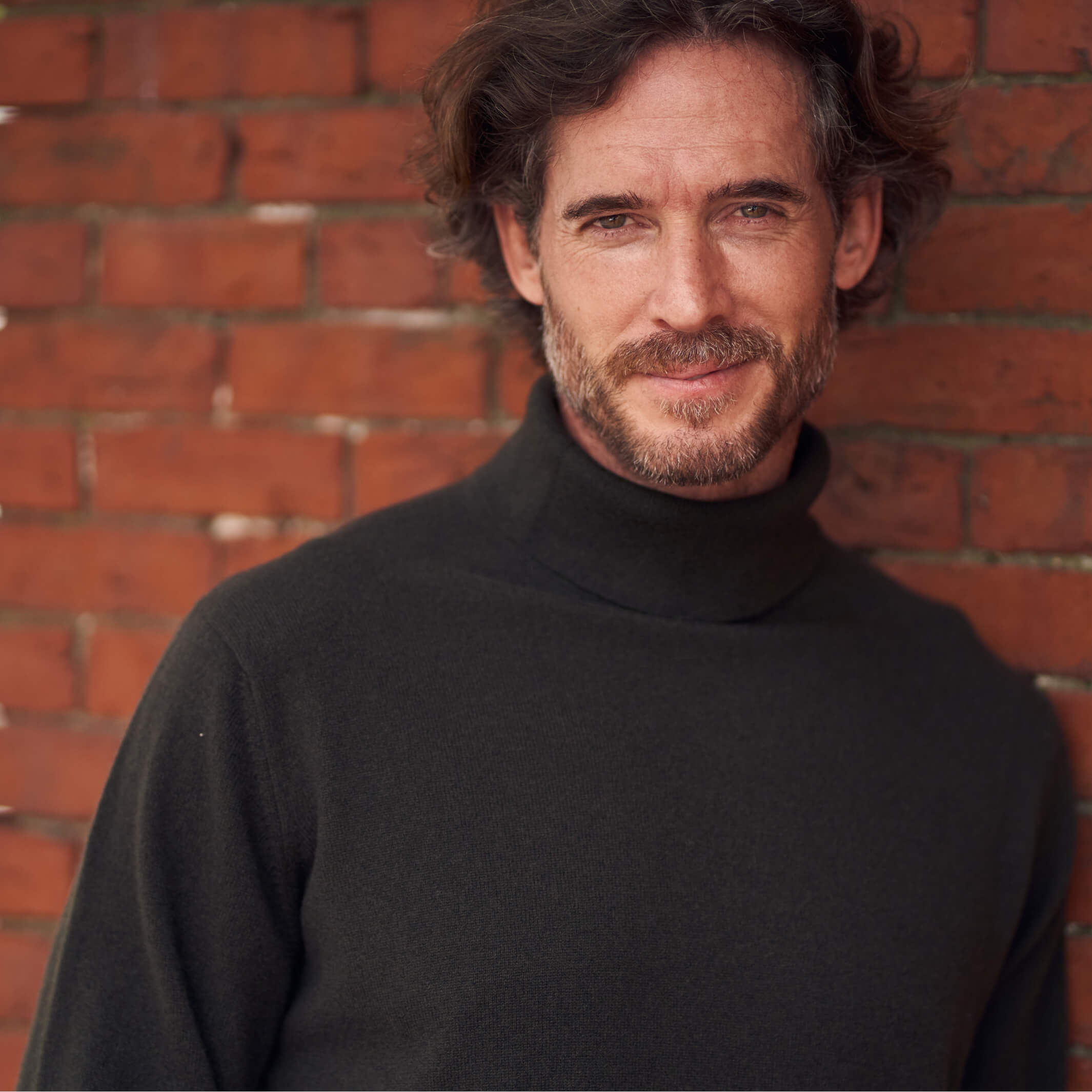 Billie Todd 100% Cashmere Two-Ply Turtleneck Sweater Made in Scotland#color_assam