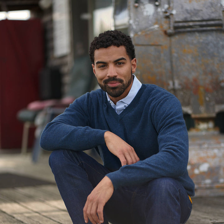 Billie Todd Two Ply Cashmere V-Neck Made in Scotland #color_japanese-blue