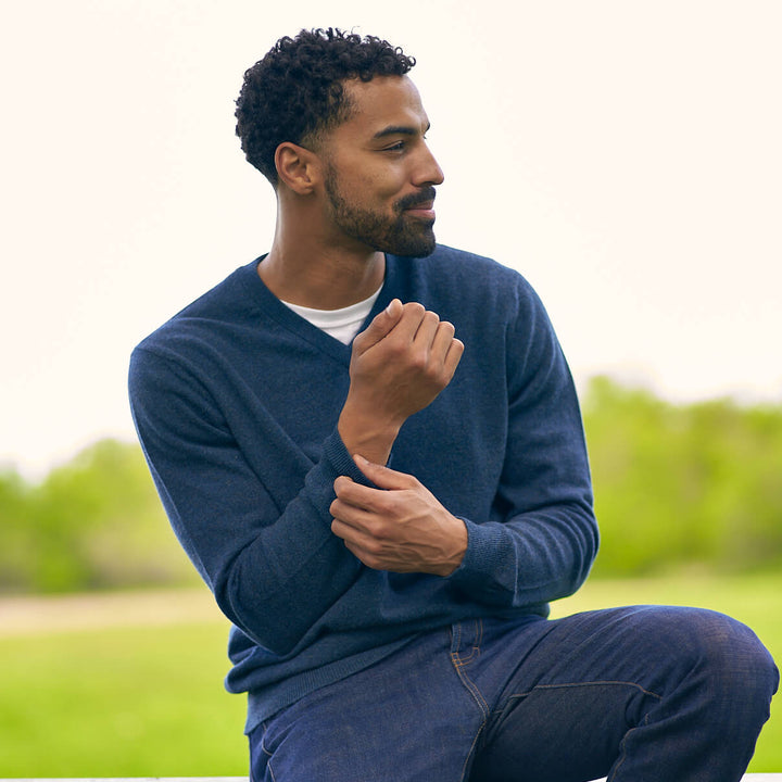 Billie Todd Two Ply Cashmere V-Neck Made in Scotland #color_japanese-blue