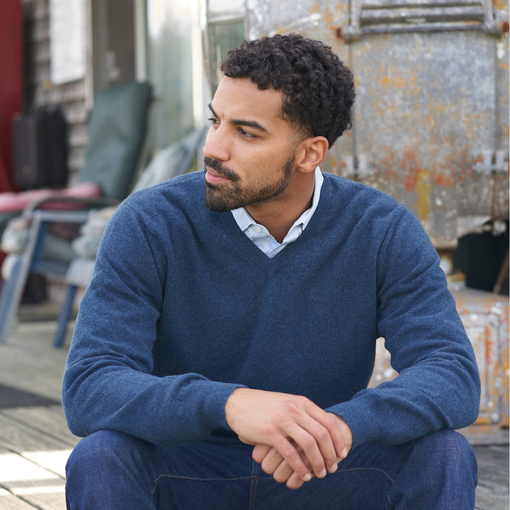 Billie Todd Two Ply Cashmere V-Neck Made in Scotland #color_japanese-blue