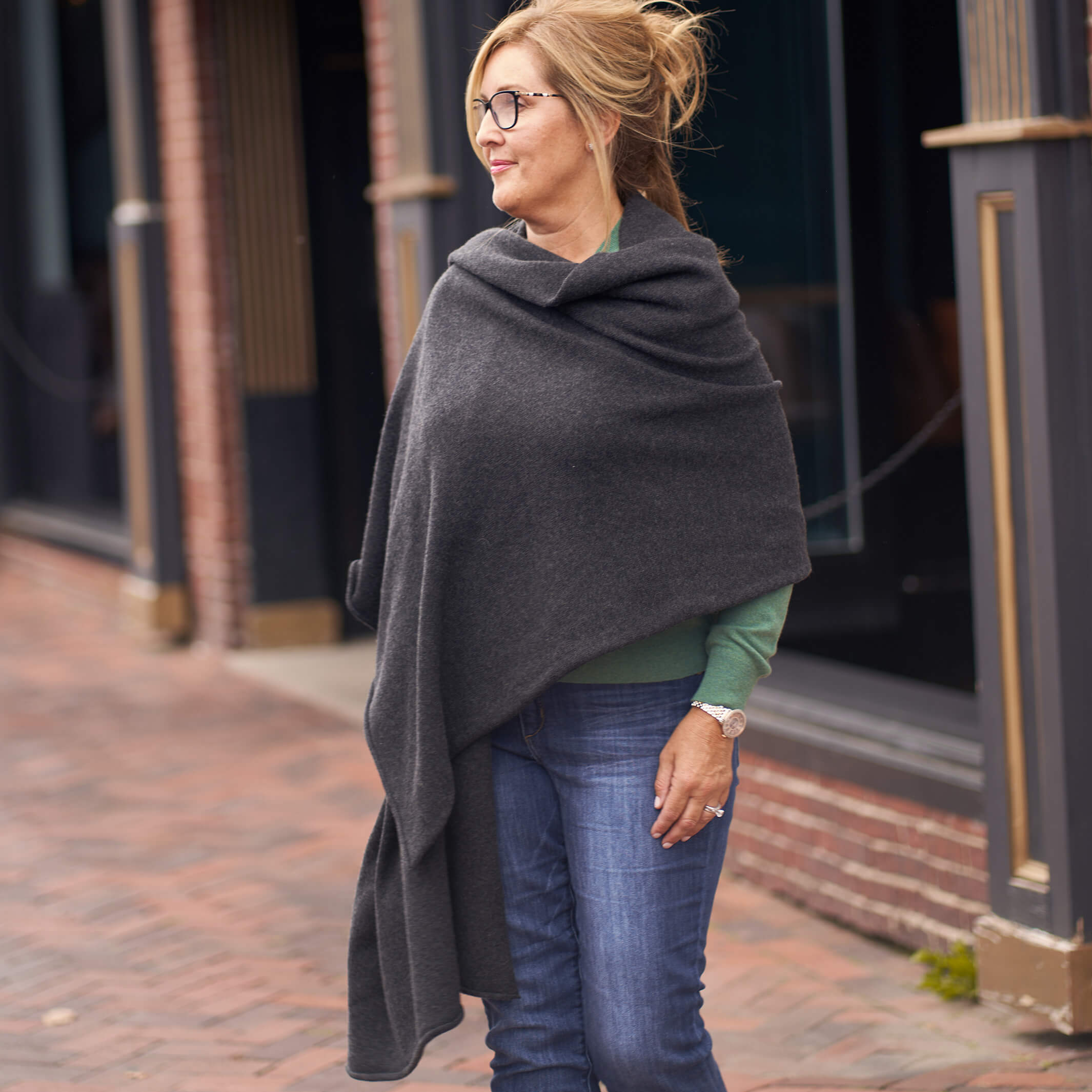 Billie Todd Four-Ply Cashmere Shawl Wrap Made in Scotland #color_charcoal