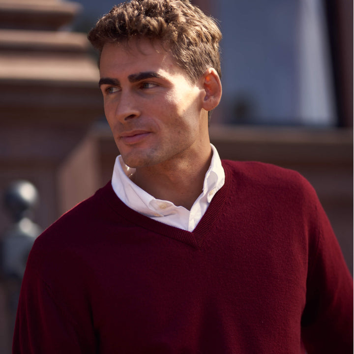Billie Todd Two Ply Cashmere V-Neck Made in Scotland #color_drama