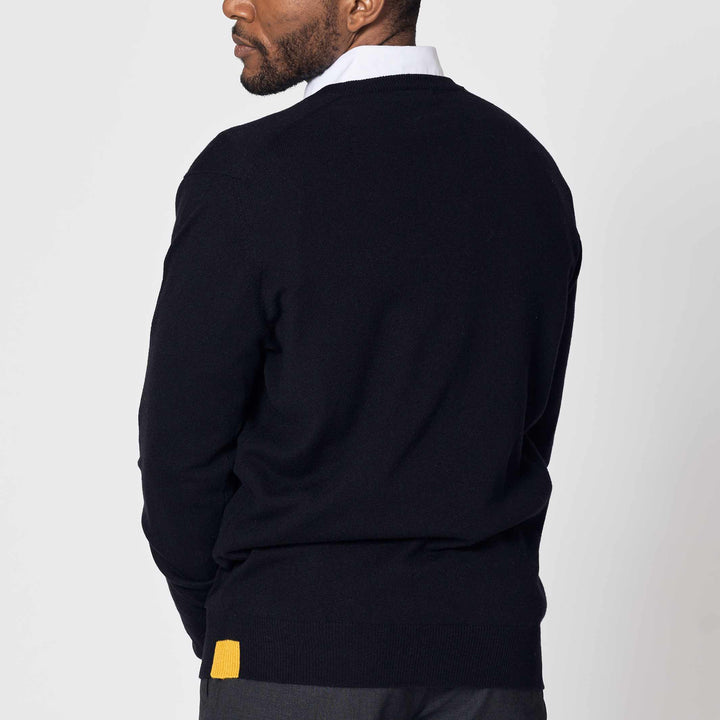 Billie Todd Two Ply Cashmere V-Neck Made in Scotland#color_black