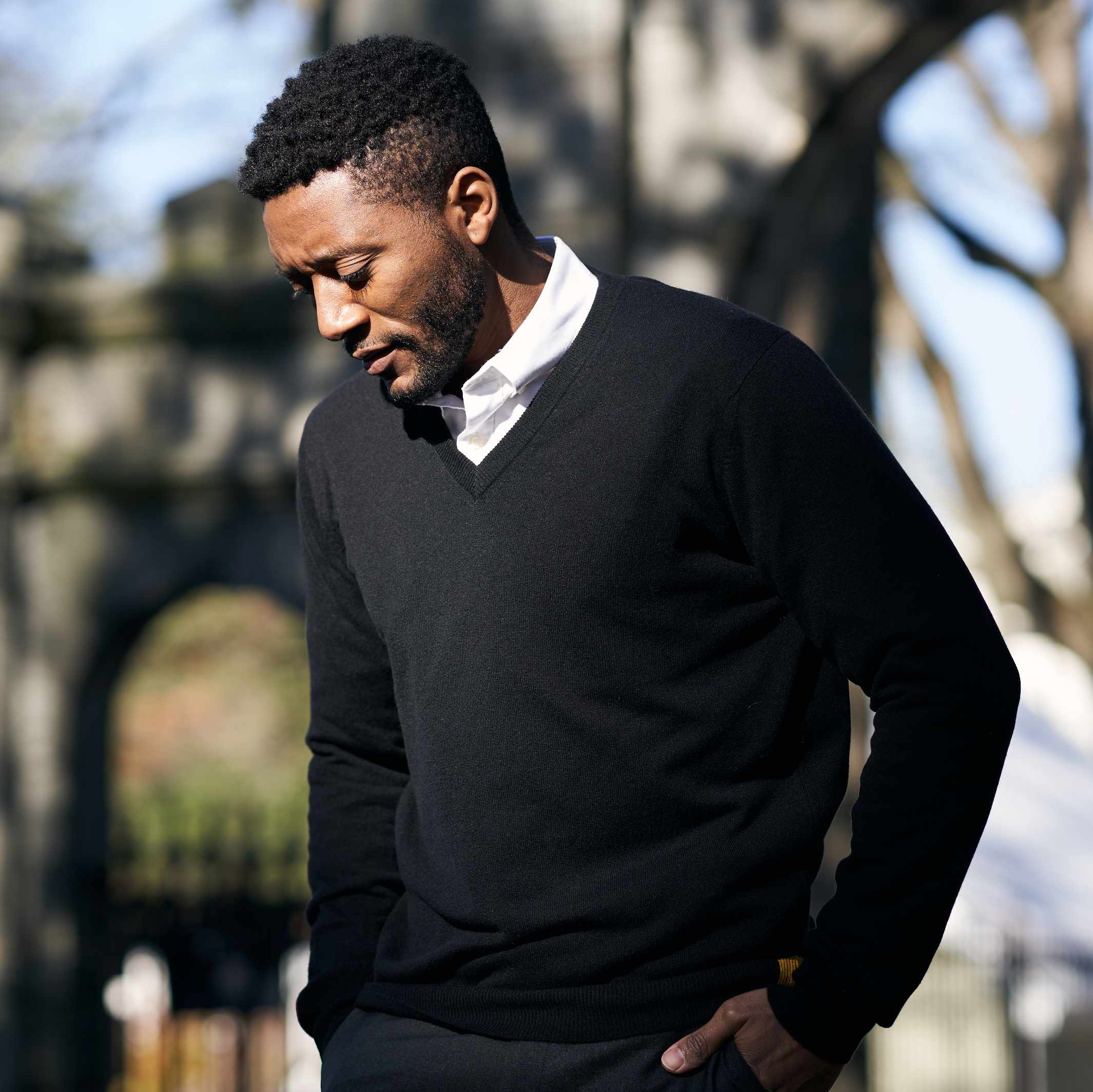 Billie Todd Two Ply Cashmere V-Neck Made in Scotland#color_black