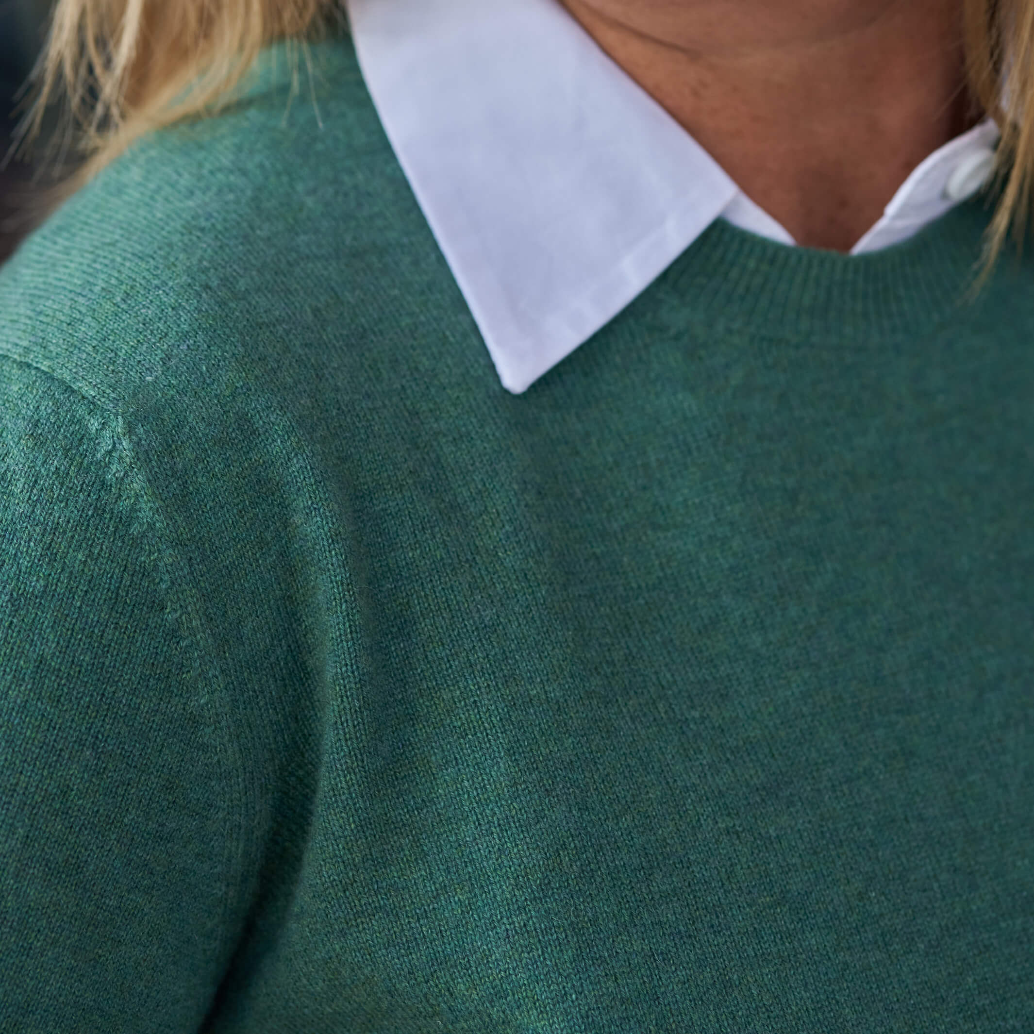 Billie Todd 100% Cashmere Two-Ply Womens Crewneck strath-green#color_strath green