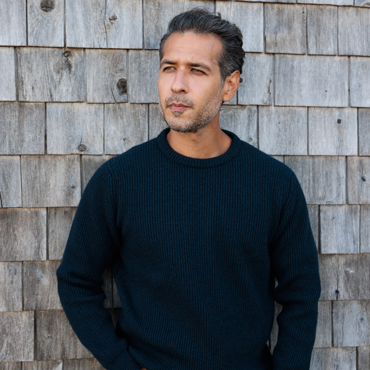 The Finlay 4-ply Scottish cashmere ribbed crewneck in Midnight, front view
