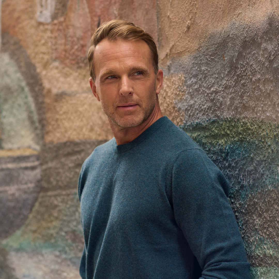 Billie Todd Two Ply Cashmere Crewneck Made in Scotland #color_lugano