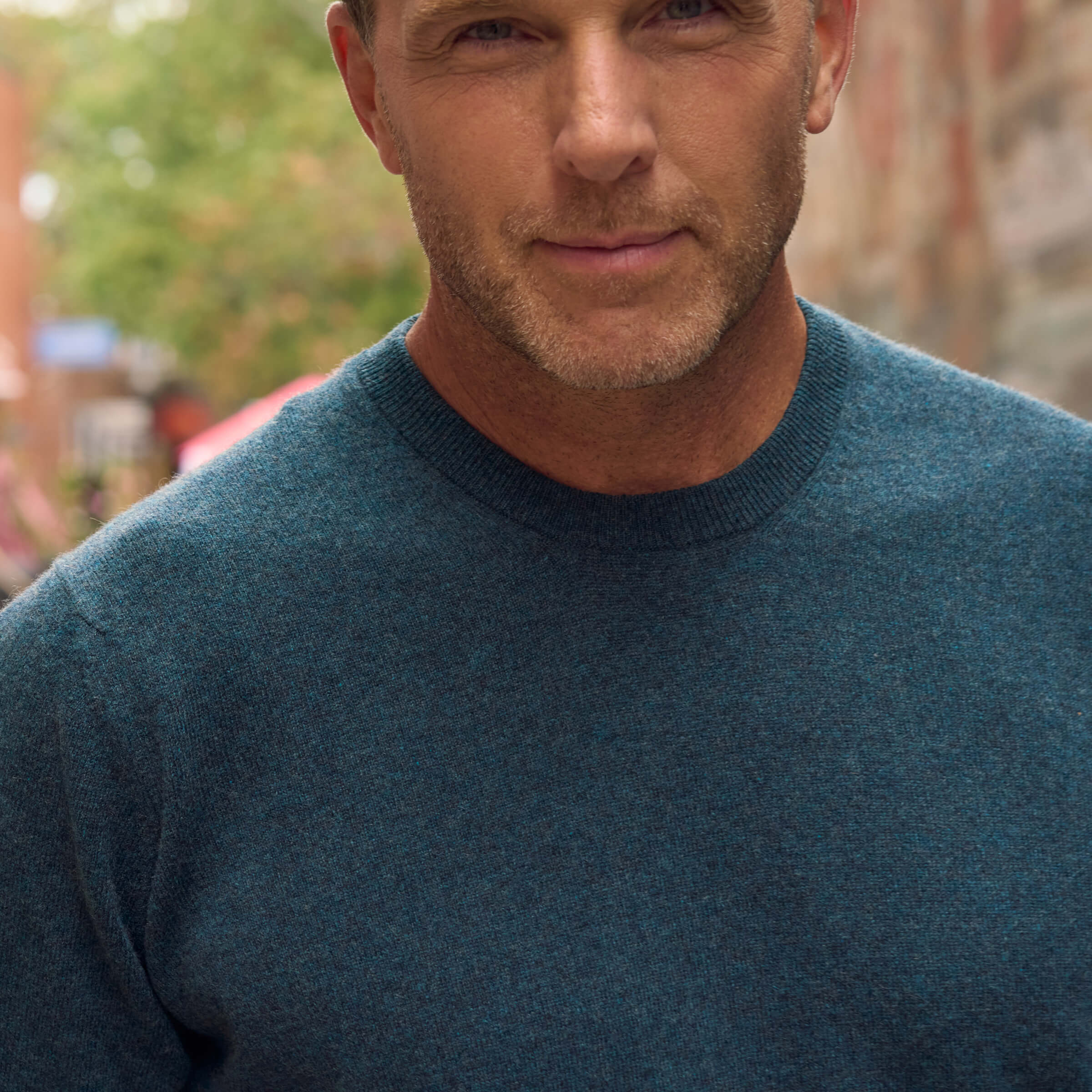 Billie Todd Two Ply Cashmere Crewneck Made in Scotland #color_lugano