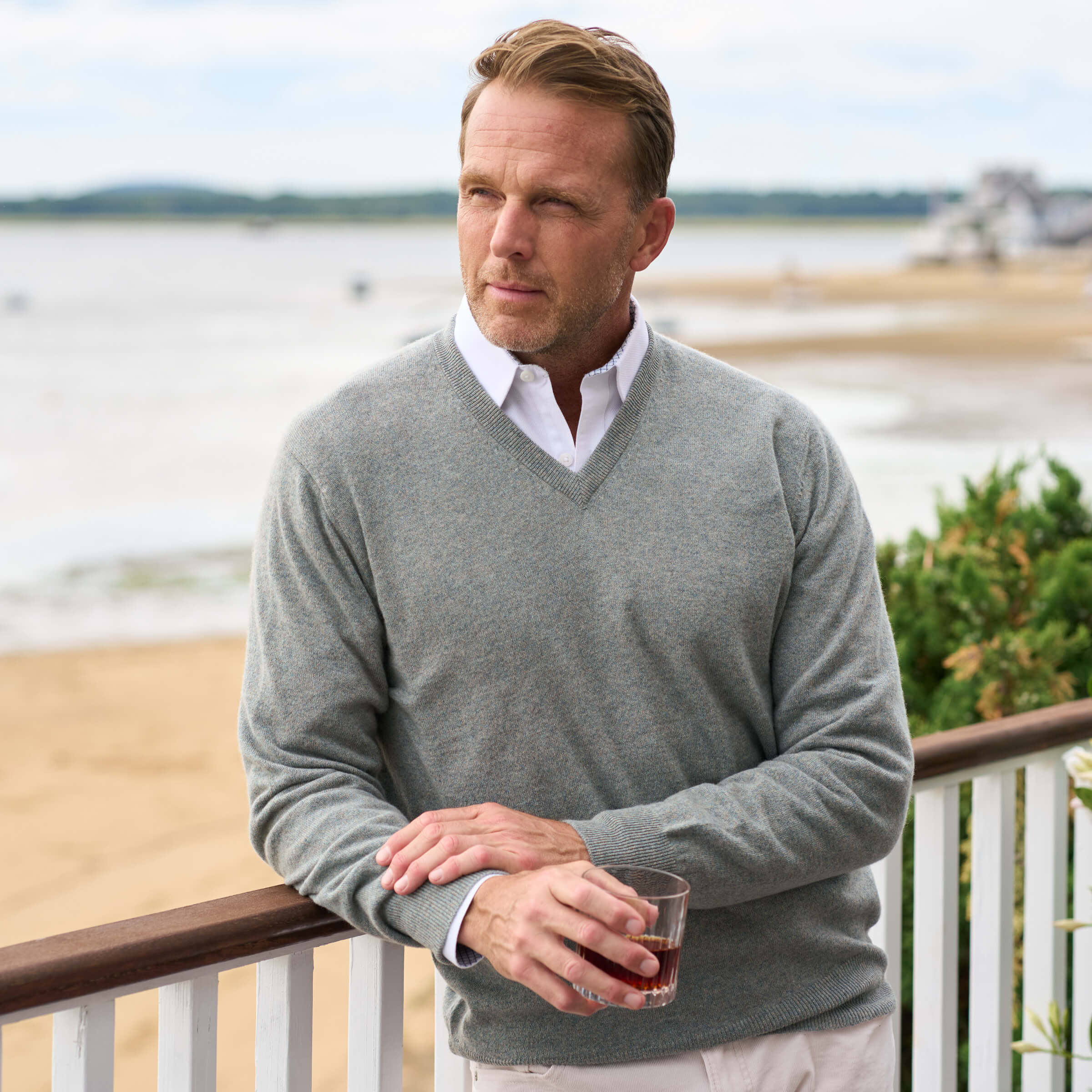 Billie Todd Two Ply Cashmere V-Neck Made in Scotland #color_marsh