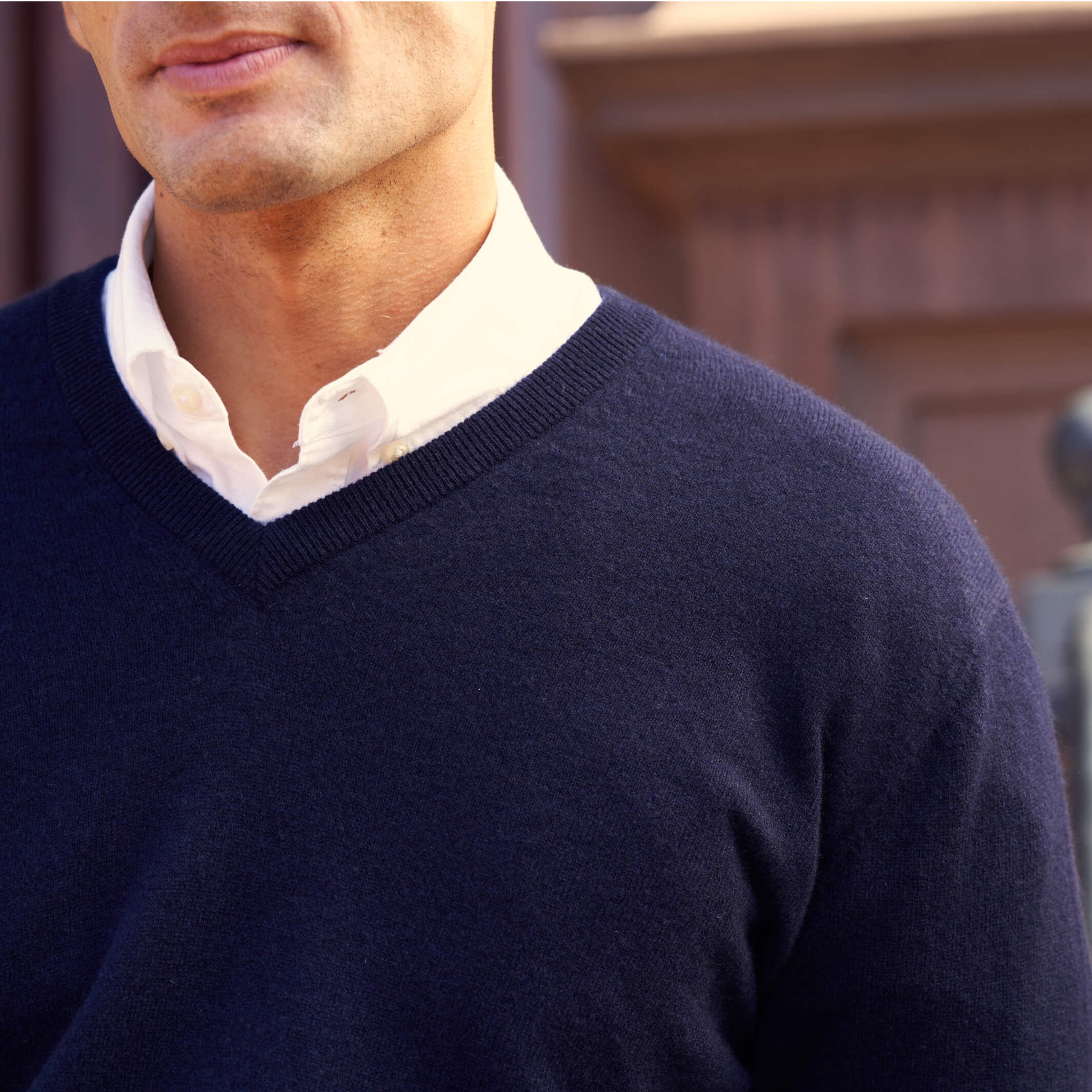 Billie Todd Two Ply Cashmere V-Neck Made in Scotland #color_navy